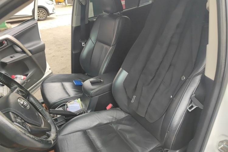 Used Toyota RAV4 2015 2.5L Automatic 4x4 Elite Edition
