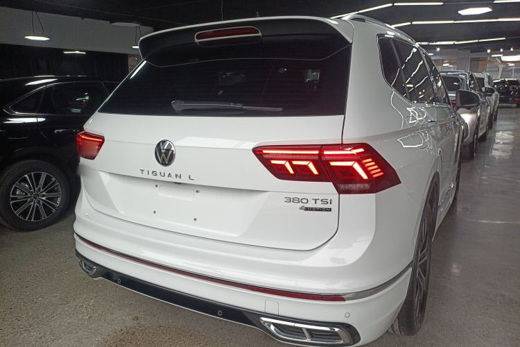 Used Volkswagen Tiguan L 2023 Facelifted 380TSI Automatic All-Wheel Drive R-Line Plus Version 7-Seater