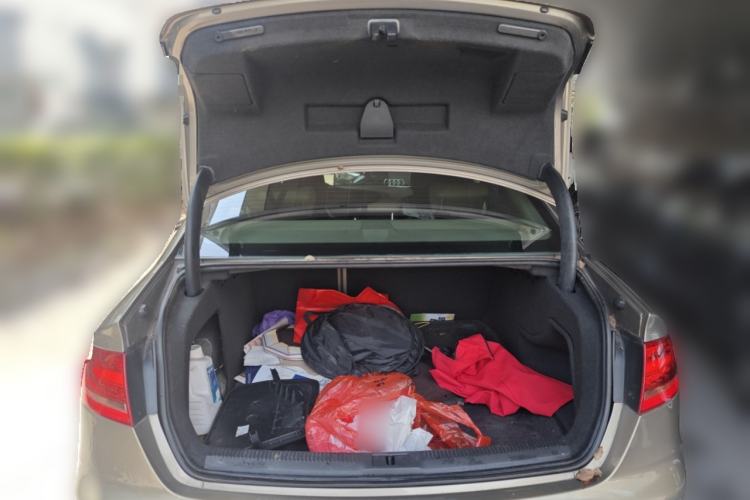 Used Audi A4L 2011 2.0 TFSI Comfort Model Trunk