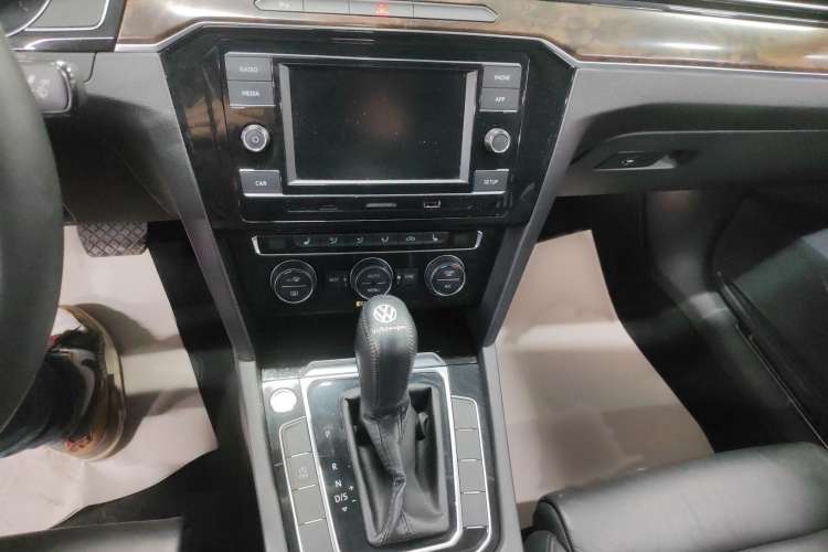 Used Volkswagen Magotan 2018 Facelift 330TSI DSG Luxury Model
