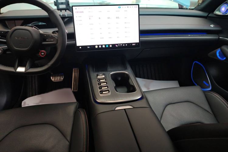 Used Xiaomi Auto SU7 2024 Four-Wheel Drive Ultra-Long Range Advanced Intelligent Driving Max Edition
