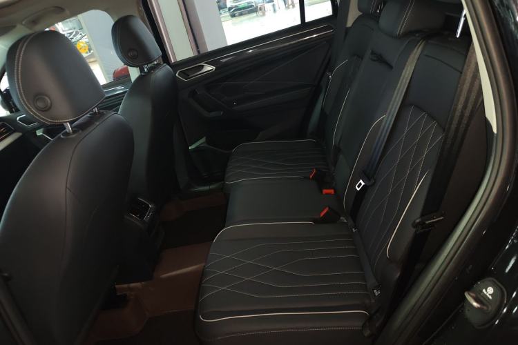 Used Volkswagen Tiguan L 2024 300TSI Automatic Two-Wheel Drive Smart Edition
