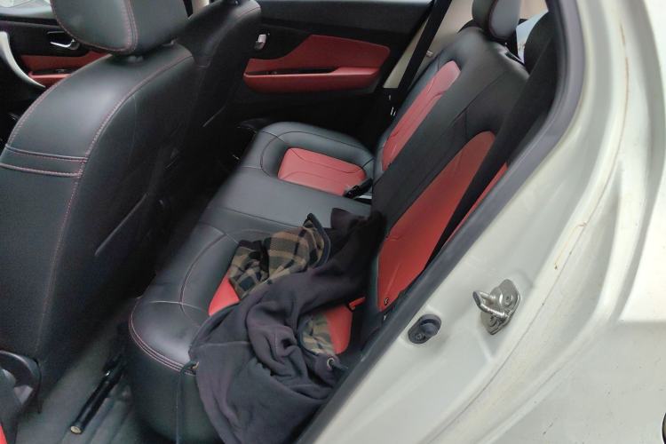 Used Haval H1 2016 Revised Version Blue Badge 1.5L AMT Standard Edition Left Rear Seat