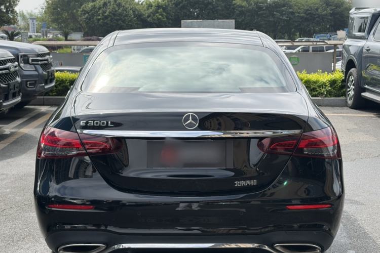 Used Mercedes-Benz E-Class 2022 Revised Version E 300 L Sporty and Stylish Edition Exterior 3