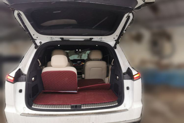 Used ONVO Luxeed L90 2025 Model—Pro Six-Seater Version
