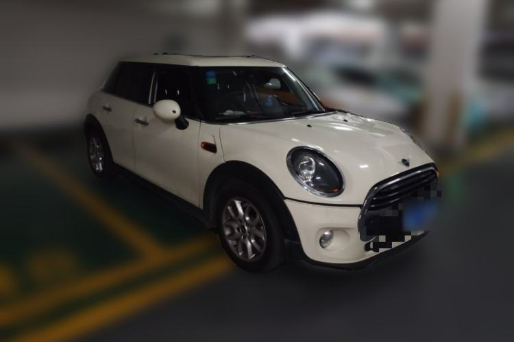 Used MINI 2018 1.5T ONE Five-Door Edition Front Right 45 Deg