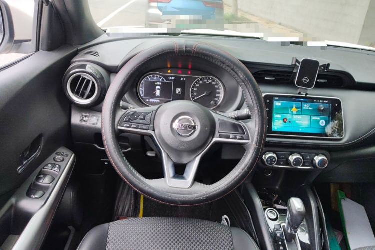 Used Nissan Kicks 2018 1.5L CVT Smart Connect Luxury Edition
