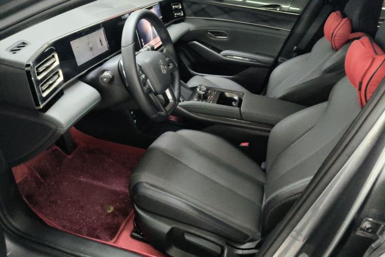 Used BYD Qin L 2025 DM-i Smart Drive 80KM Leading Model
