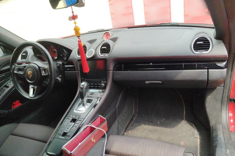 Used Porsche 718 2022 Boxster T 2.0T Center Console