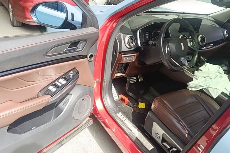 Used Wey VV5 2017 2.0T Ultra-Luxury Version
