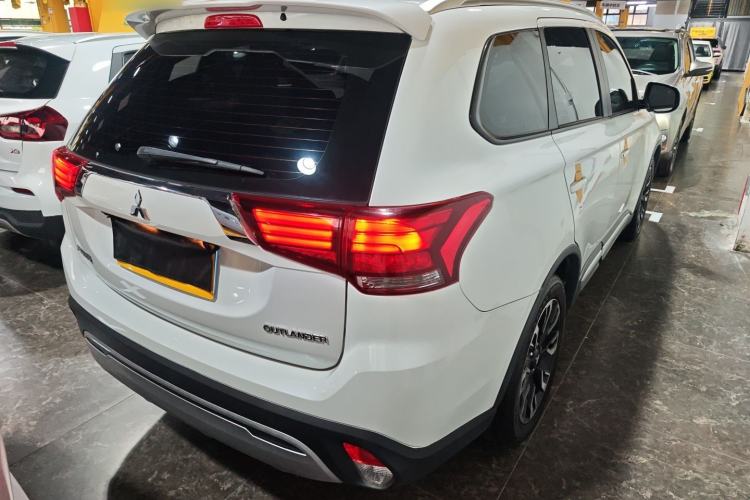 Used Mitsubishi Outlander 2020 2.0L Two-Wheel Drive Enjoyment Version 5 Seats
