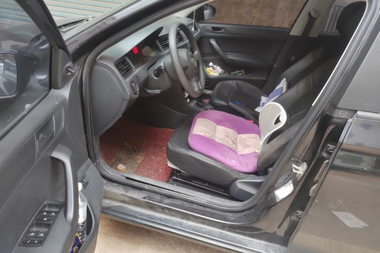 Used Volkswagen Santana 2015 1.6L Automatic Fashion Edition Driver Seat