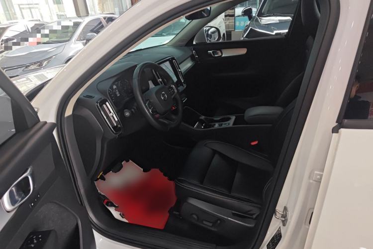 Used Volvo XC40 2022 T4 Four-Wheel Drive Smart & Stylish Edition
