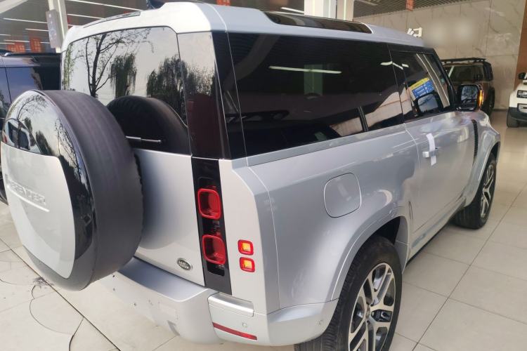 Used Land Rover Defender 2023 Facelift 90 3.0T P400 XS
