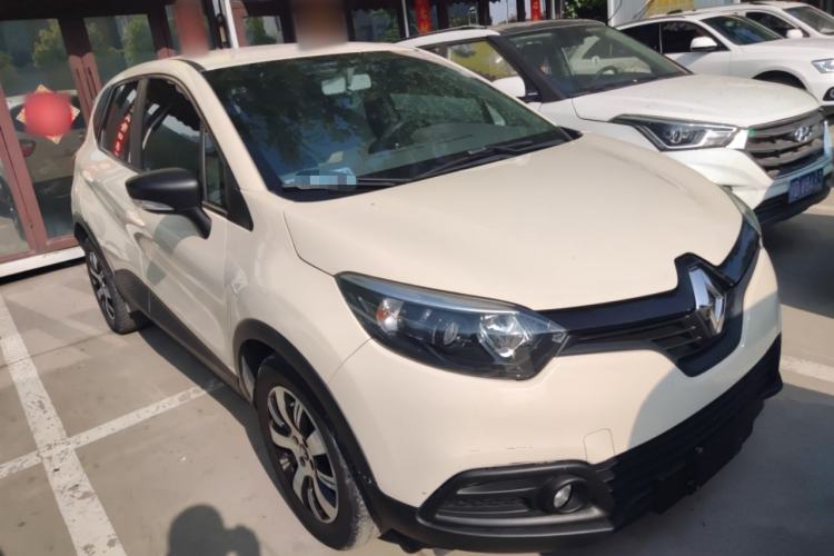 Used Renault Captur 2015 1.2T Automatic Standard Edition Front Right 45 Deg