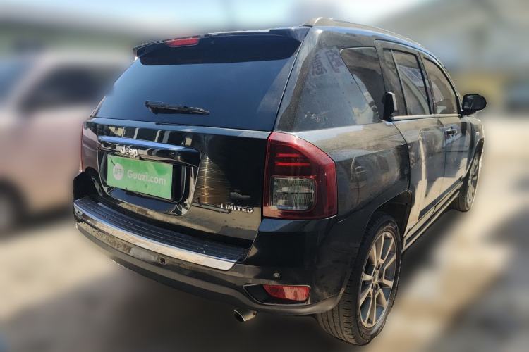 Used Jeep Compass 2013 2.4L four-wheel drive luxury version
