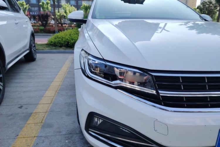 Used Volkswagen Bora 2021 1.5L Automatic Elite Smart Connect Edition Right Front Headlight