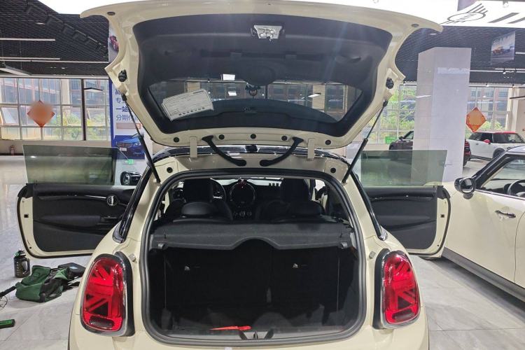 Used MINI MINI 2021 1.5T COOPER Classic Edition