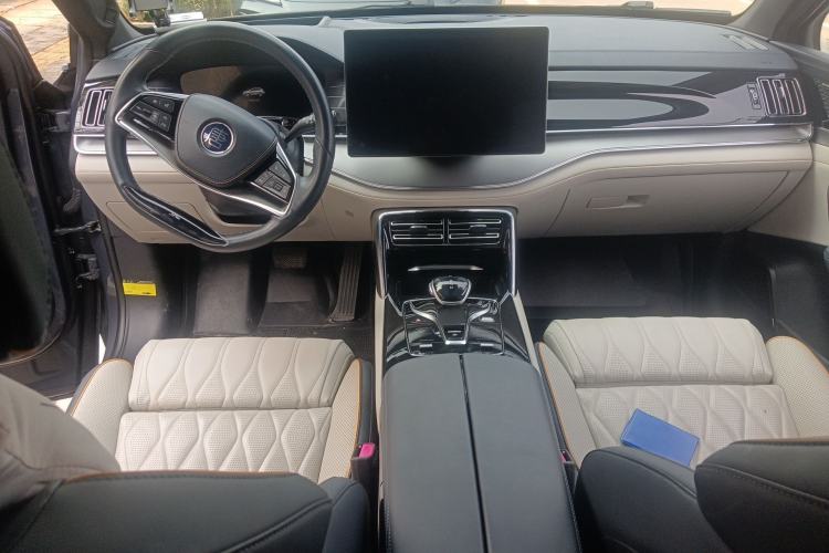 Used BYD Tang New Energy 2022 EV 635 km All-Wheel-Drive Flagship Model Center Console