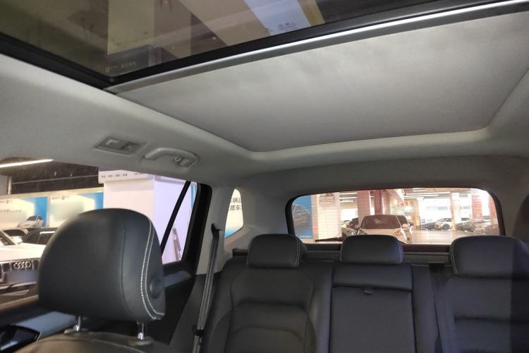 Used Volkswagen Tiguan L 2019 330TSI Automatic Two-Wheel Drive Smart Luxury Version China VI Standard Headliner