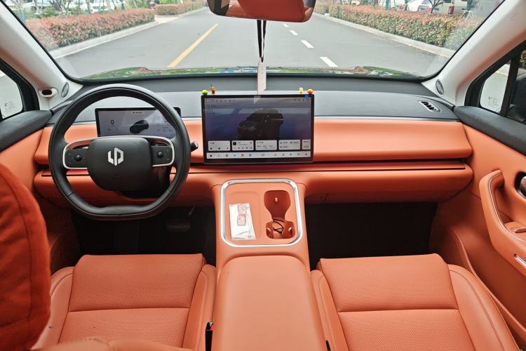 Used Leapmotor C16 2026 Extended-Range 280 LiDAR Version 6 Seats Center Console