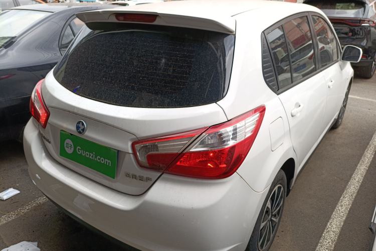 Used Venucia R50 2015 1.6L Manual Fashion Edition