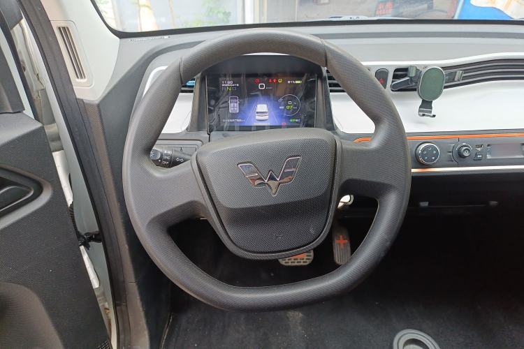Used Wuling Hongguang MINIEV 2022 Macaron Fashion Model Lithium Iron Phosphate Steering Wheel
