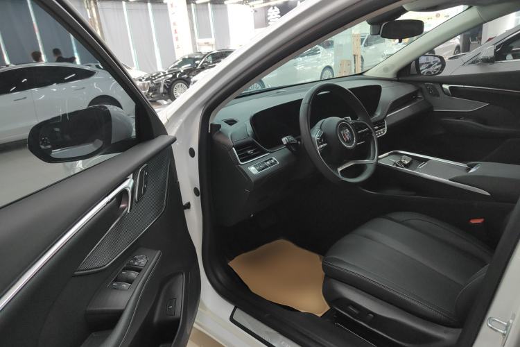 Used Buick LaCrosse 2023 28T Enjoyment Edition Driver Seat