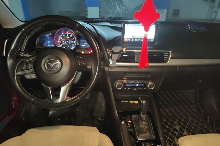 Used Mazda 3 Axela 2014 Sedan 2.0L Automatic Sport Model