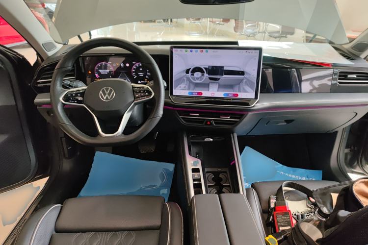 Used Volkswagen Magotan 2024 380TSI DSG Ultimate Edition Center Console