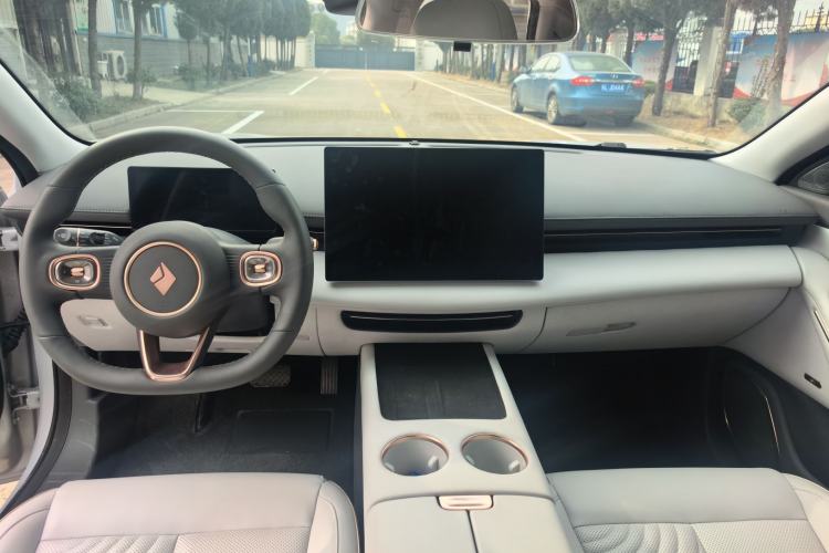 Used Baojun Enjoy 2025 Plug-in Hybrid 140km Luxury Edition
