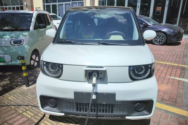 Used Chery New Energy QQ Ice Cream 2022 170km Sundae Phosphate Lithium-Ion