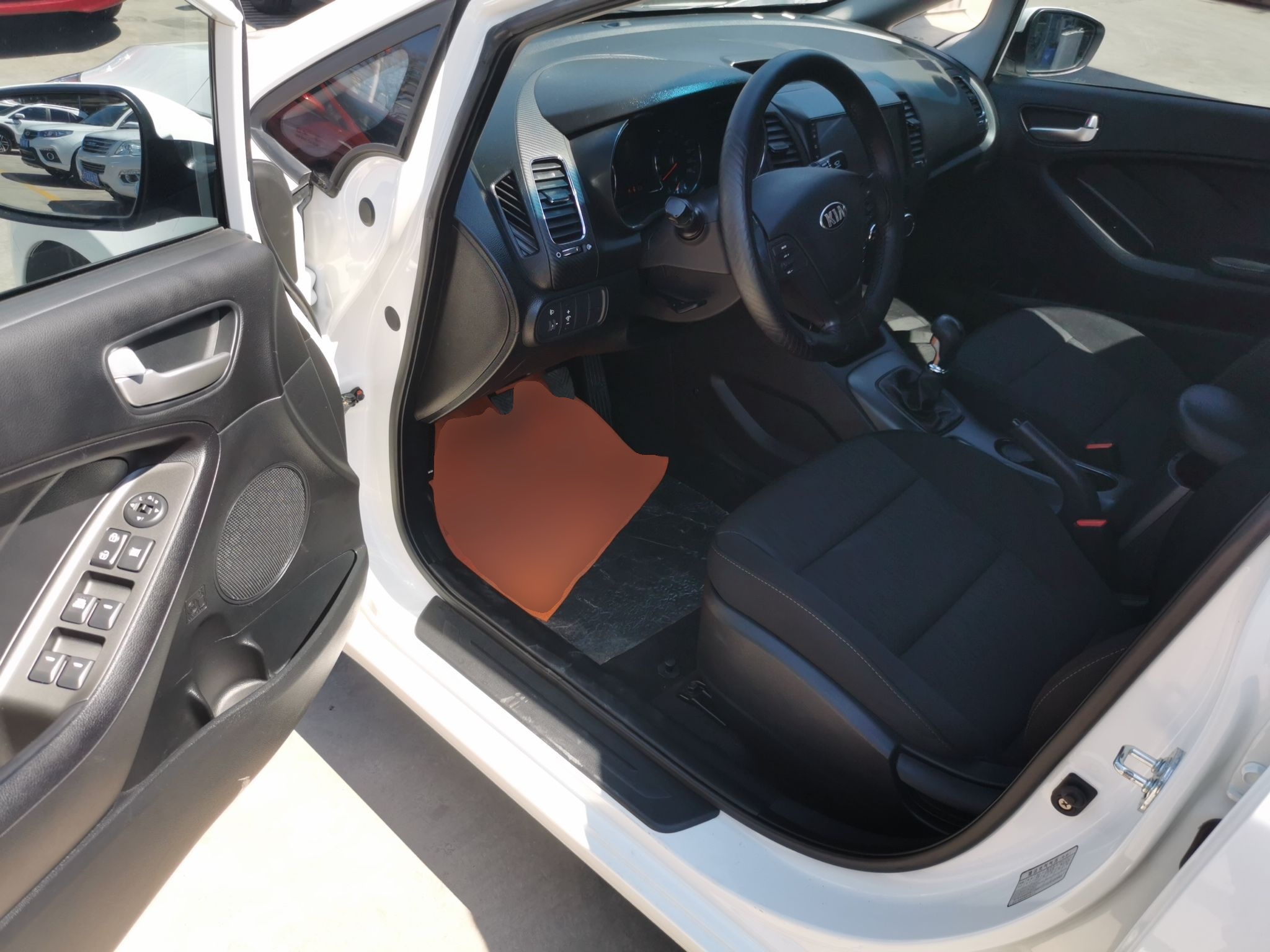 Переднее сиденье в автомобиле