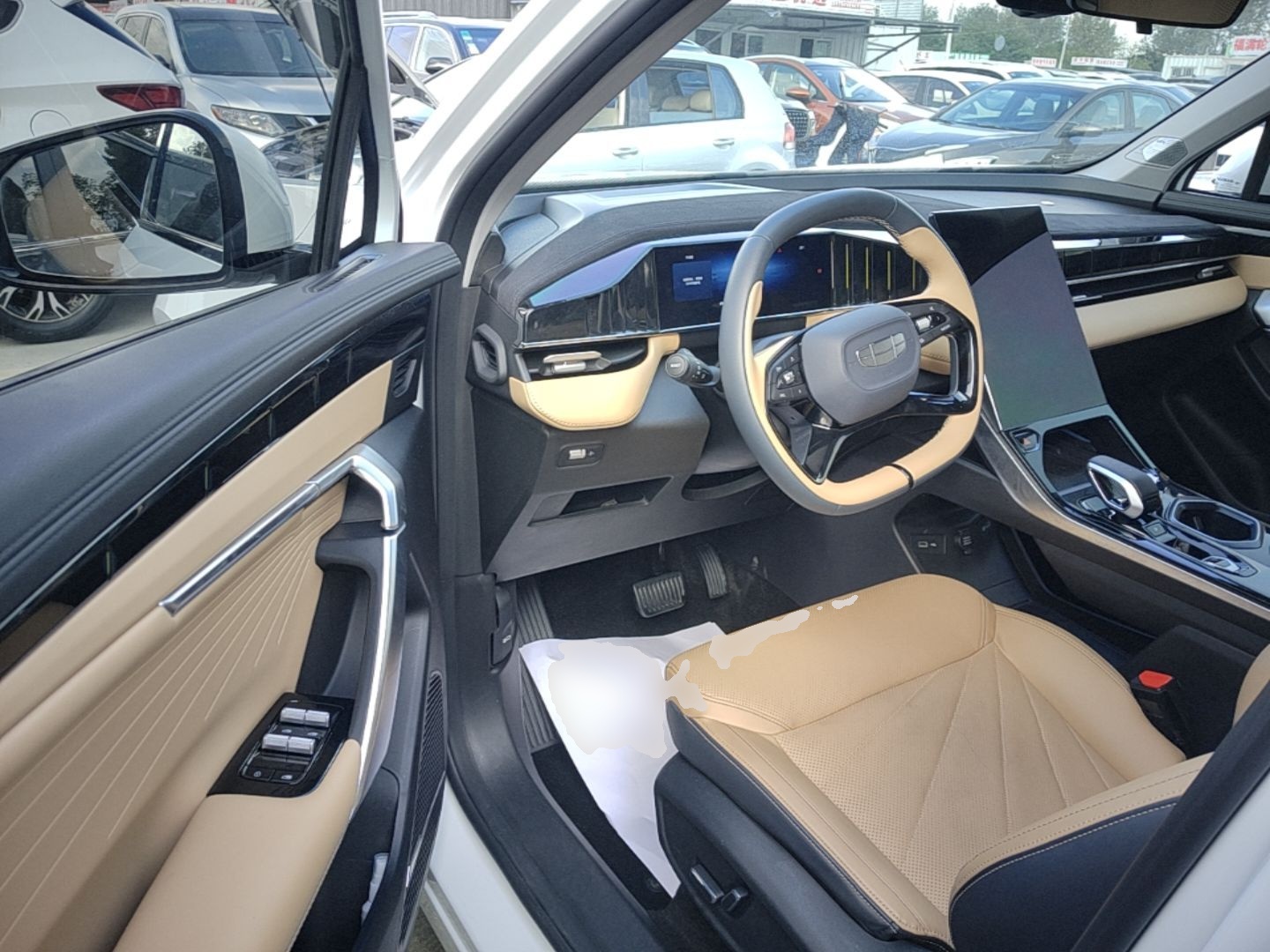 Geely Auto FX11 2023 2.0TD DCT Prestige Edition — снимка 18
