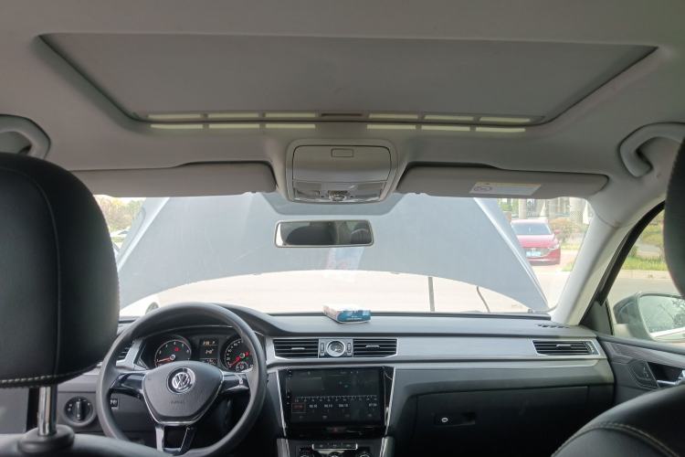 Used Volkswagen Passat 2017 330TSI DSG Luxury Edition
