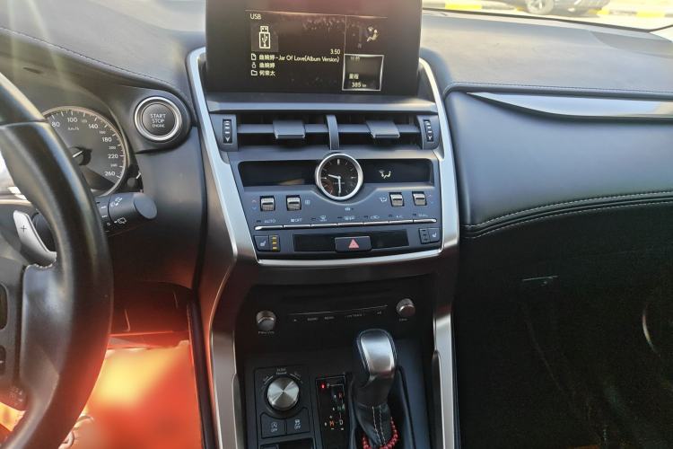 Used Lexus NX 2020 200 Front-Wheel Drive Vmotion Edition China VI Standard Audio And AC Panel