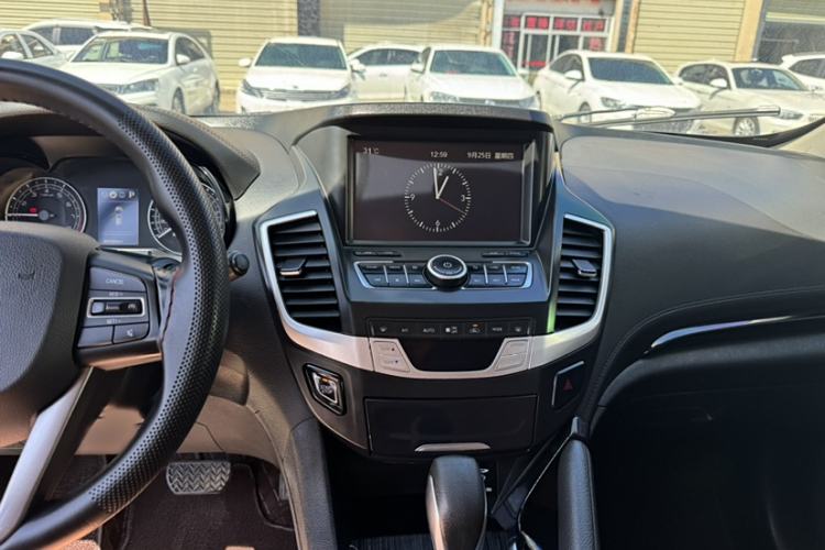 Used Dongfeng Fengdu MX5 2016 2.0L Automatic Flagship Edition