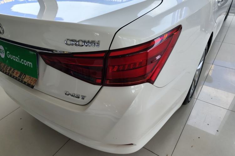 Used Toyota Crown 2015 2.0T Fashion Edition
