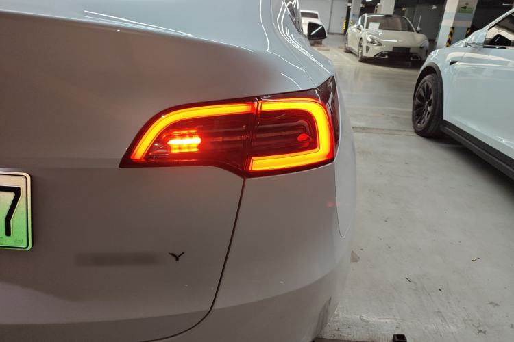 Used Tesla Model Y 2024 Rear-Wheel-Drive Version Right Rear Taillight