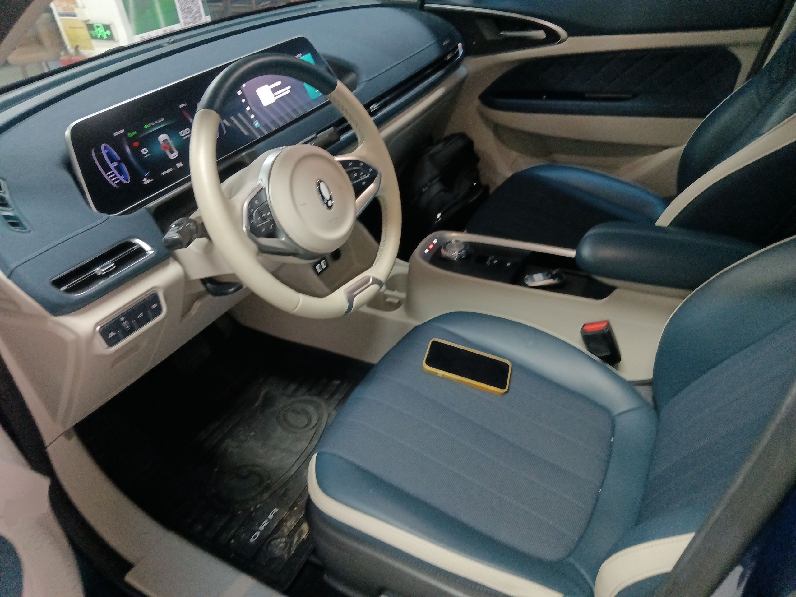 Переднее сиденье в автомобиле