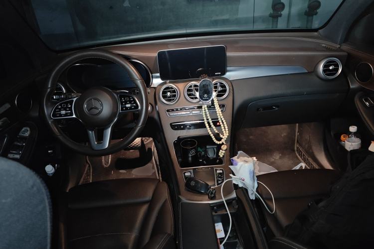 Used Mercedes-Benz GLC 2020 Facelift GLC 300 L 4MATIC Dynamic Edition Center Console