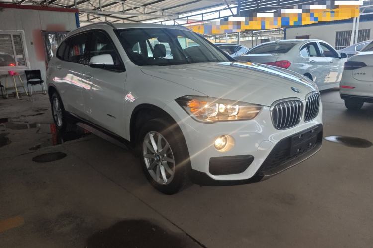 Used BMW X1 2016 sDrive18Li Fashion Model Front Right 45 Deg