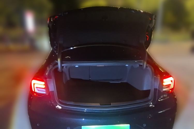 Used Buick Regal 2025 Model 25T Ultra-Enjoyment Edition Trunk