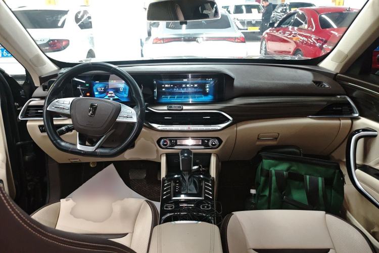 Used Bestune T77 2019 230 TID Automatic Luxury Version National V Center Console