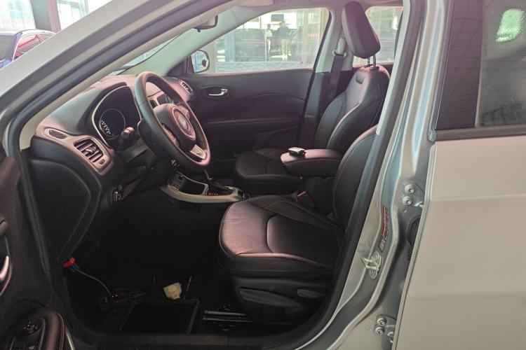 Used Jeep Compass 2017 200T Automatic Family Edition
