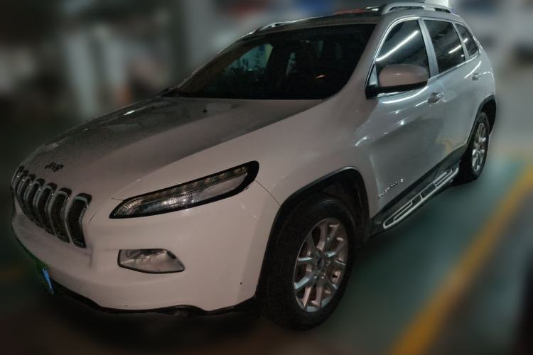 Used Jeep Cherokee 2016 2.0L Superior Edition Guazi used car, China used car export, Used car for sale, Used cars, Cheapest cars for sale