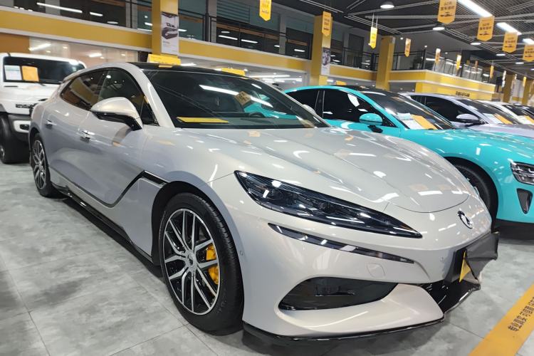 Used Denza Z9GT 2024 630 All-Wheel Drive Pro Version
