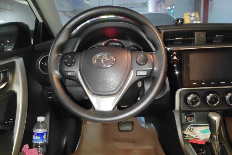 Used Toyota Levin 2017 Revised 185T CVT Elite Edition China V Standard Steering Wheel