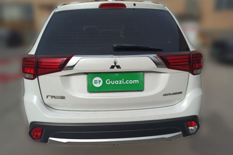 Used Mitsubishi Outlander 2018 2.0L Two-Wheel Drive Glory Edition 5 Seats