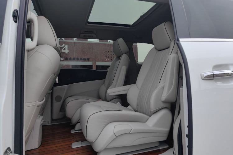 Used Buick GL8 2022 Land Executive Class 652T Prestige Model